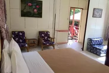 هتل Mile 36 Lodge