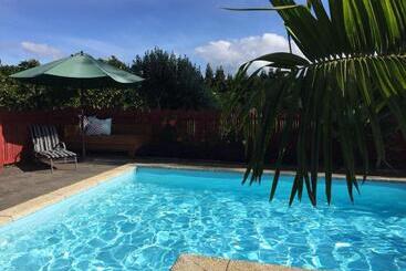 קוטג'' Relax A Lodge