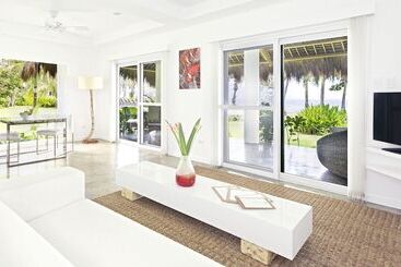 Lomakeskus Salaya Beach Houses