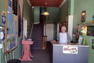 Tamara Riverside Lodge  Hostel/backpacker