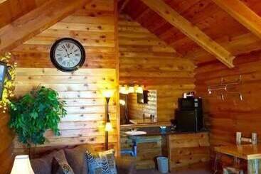 بيت ريفى Bryce Canyon Log Cabins
