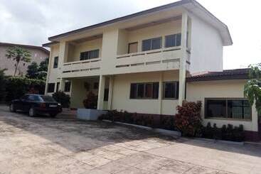 Pensionat Green Glass Guest House