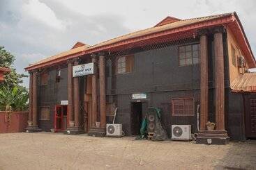 Janny Paul Hotel & Suites