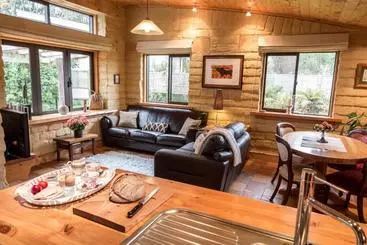 تختخواب و صبحانه Earthstead Villas