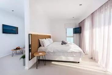 בית מלון כפרי Enorme Ammos Beach Resort