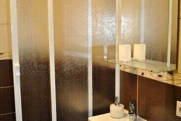 ホテル Shale On Komsomolskiy