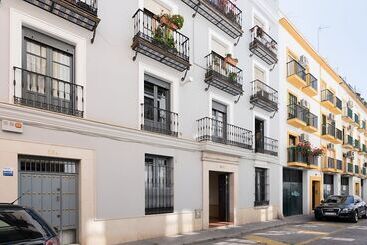 Eleven Apartments Real De La Carretería, By Homing U