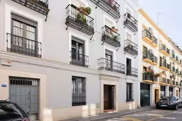 Eleven Apartments Real De La Carretería, By Homing U