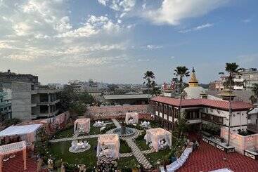 Townhallpartypalace & Hotel Peace Garden