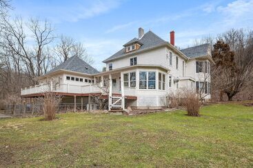 צימר Stratton Creek Inn