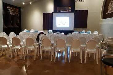 بنسيون Domaine Du Prieuré D Estagel