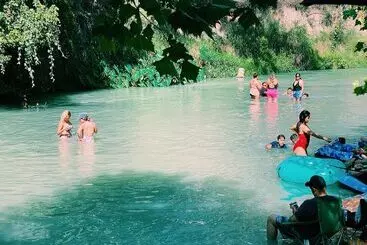 Mökkimajoitus 11 Blue River Camp   Glamping Cabin