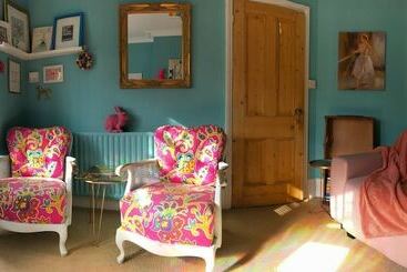 بيت ريفى Charming 4bd Semi Detached Home Hastings