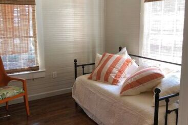 Kır Evi Clemson Memorabilia House