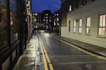 Hotel Boutique Shut Eyes In London