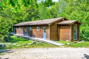 コテージ Mersey River Chalets A Nature Retreat