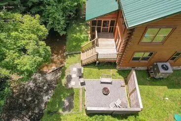 Mökkimajoitus Brookshore By Avantstay Relaxing Backyard Creek, 10mins From Pigeon Forge