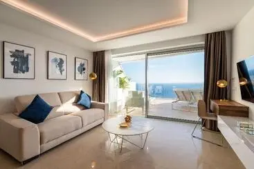 Grand Horizon Luxury Boutique Apartments