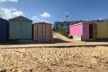 レジデンス Beautiful 4 Bed House In Walton On The Naze