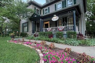 Bed and Breakfast Loganberry Inn