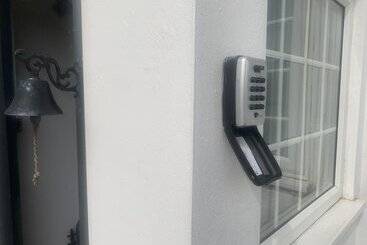 18th Century Cottage In Stratford Upon Avon