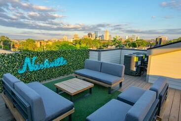 کلبه Franklin By Avantstay Trendy Townhouse In Great Location W/ Private Roof Top Patio