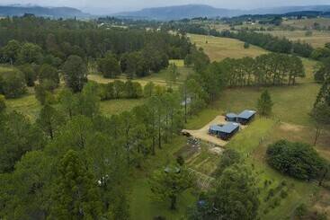 פנסיון Contained In Nimbin