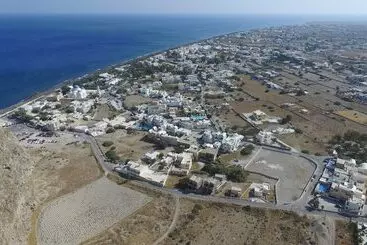 Aparthotel Perissa Art Villa   Kitchen & Washing Machine