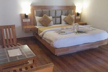 Отель Brar Tiger Resort