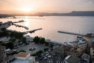 アパートホテル New York Luxury Suites