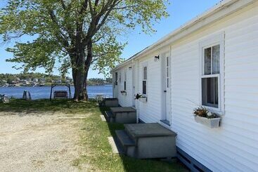 Пансион Spinneys Guesthouse & Beach Cottages