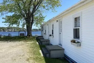 Majatalo Spinneys Guesthouse & Beach Cottages