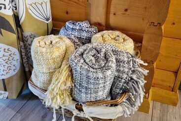 Pineshadow Lodge Dog Friendly, Kenwick Park, Louth