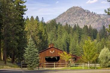 فندق ريفى Alpine Falls Ranch