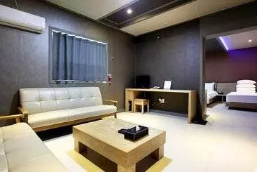 Jebudo Feel Motel