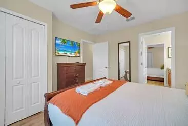 コテージ Perfect For Families! Comfortable Villa With Private Pool Area, Close To Parks And Shopping!