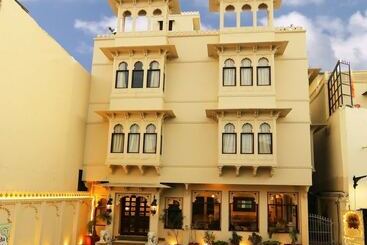 Отель Boheda Palace