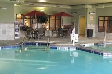 בית מלון כפרי Little Missouri Inn & Suites Watford City