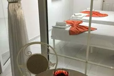 ホテル White Suite Rooms