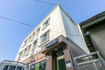 Motel Gwangyang Plus