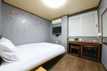 Motel Jinju The First