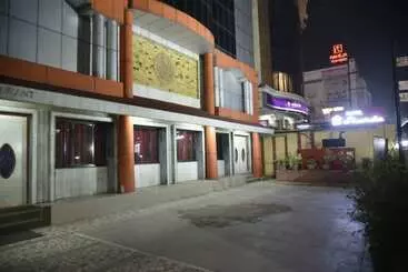 Hotel Goroomgo Sharda Regency Raipur
