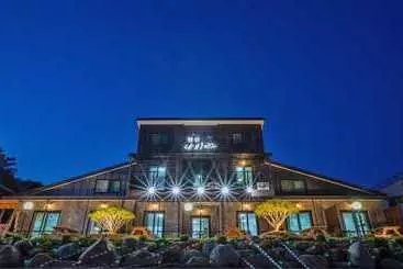 Yanggu Butterfly Pension