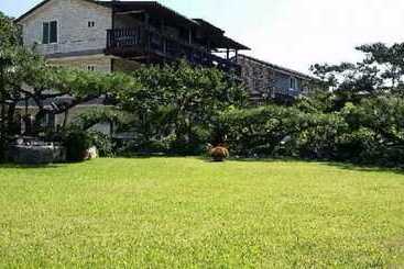 Gyeongju Bonjour Pension