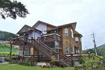 Gyeongju Tenderness Pension