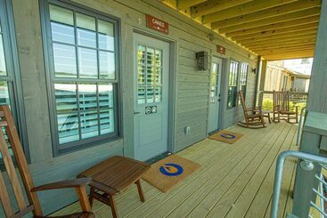 Отель Wildwood Resort & Marina