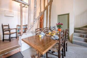 Granary Cottage, Valley Farm Barns Snape