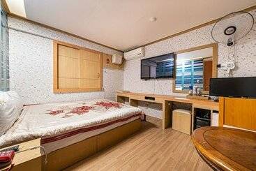 מוטל Geumjeong W