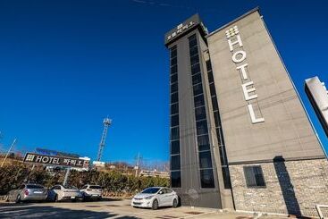Motel Goseong Hotel Patio