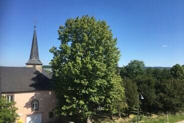 تختخواب و صبحانه Green & Breakfast